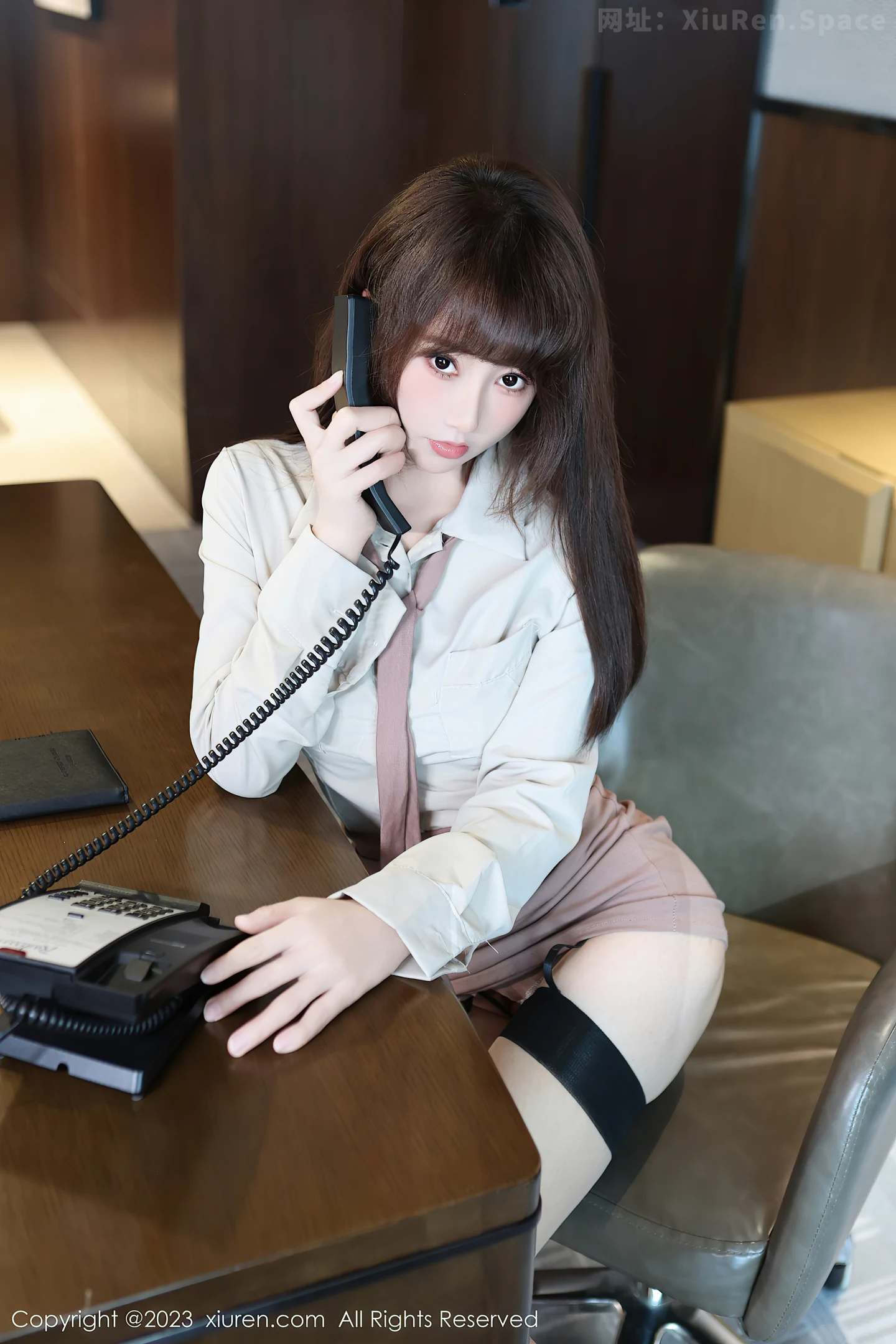 图片[6]-[XiuRen秀人网]VOL.7643 模特白笑笑情趣捆绑主题性感枣红内衣配黑丝吊袜迷人诱惑写真82P-秀人网官方网站